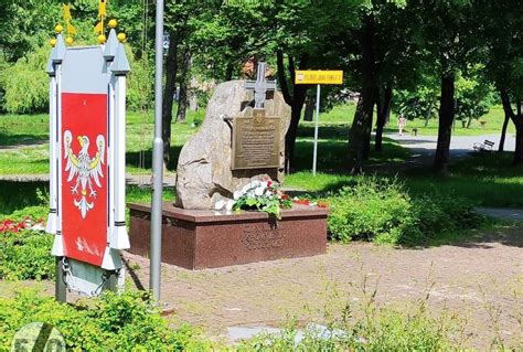 Ulonged: Pomnik Weteranów Wojny w Bayannur - Hołd dla historii i architektoniczny spektakl!